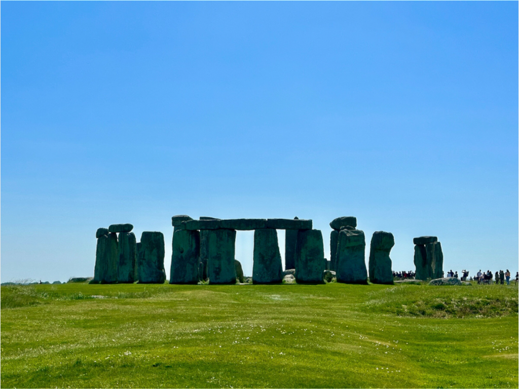 Main image Stonehenge