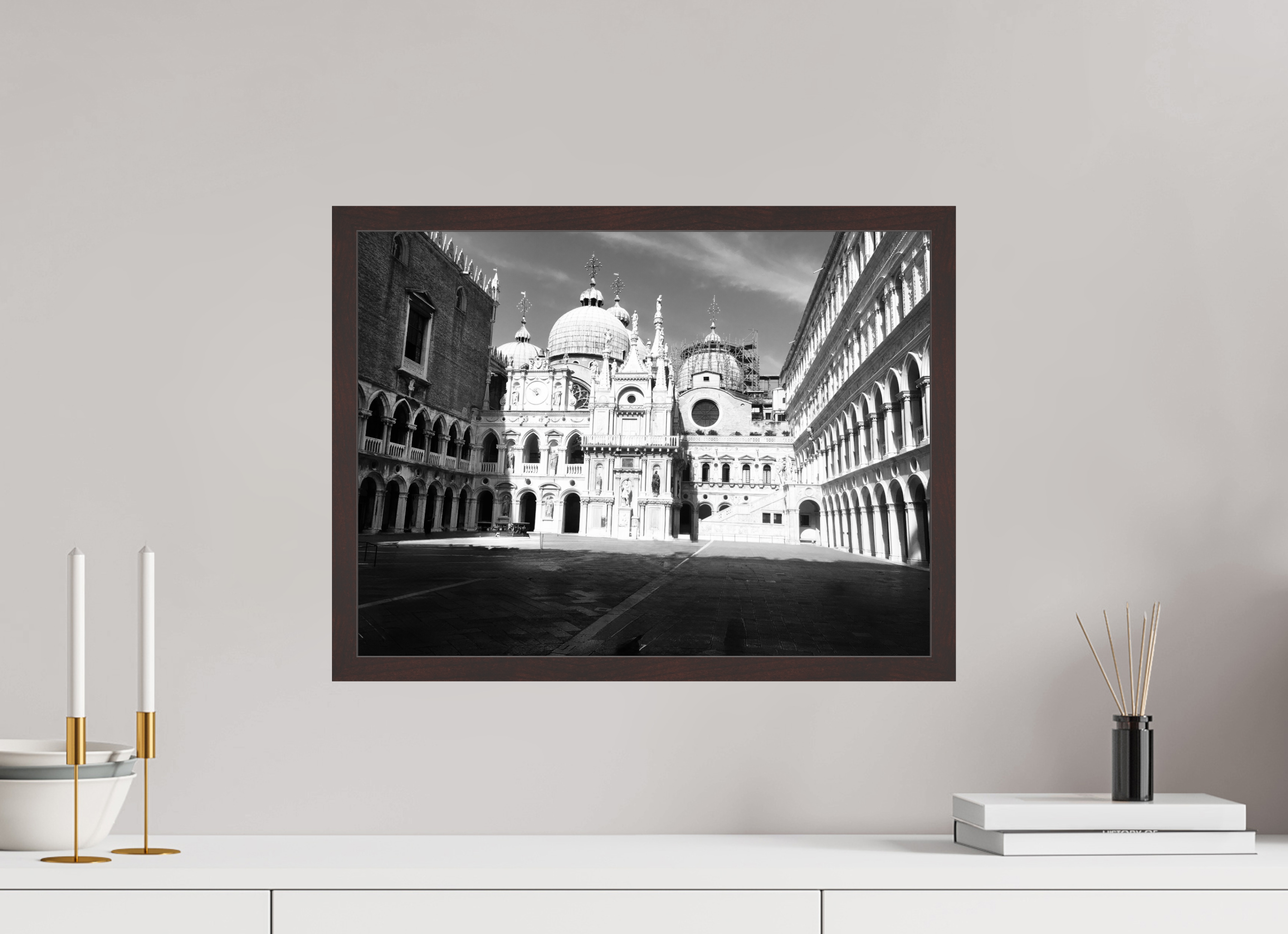 20 x 15″, ArtBox On Aluminum Dibond In the Courtyard of the Doges Palace