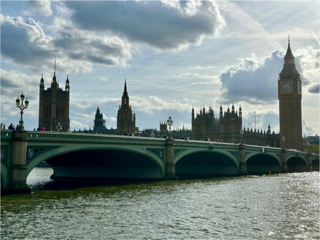 Main image London Bridge and Elizabeth Tower
