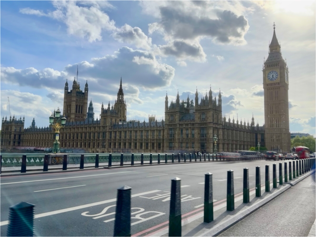 Main image Elizabeth Tower and Houses of Parliament